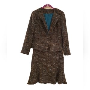 Ann Taylor Jack/Blazer Skirt Suit Wool Size 2/4